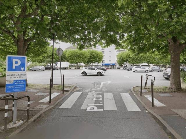 Parking place du 11 Novembre à Brétigny-sur-Orge