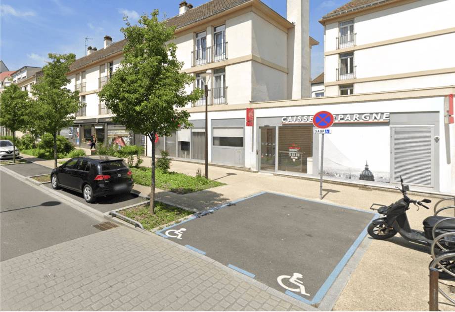 Place de stationnement parking PMR Brétigny Essonne